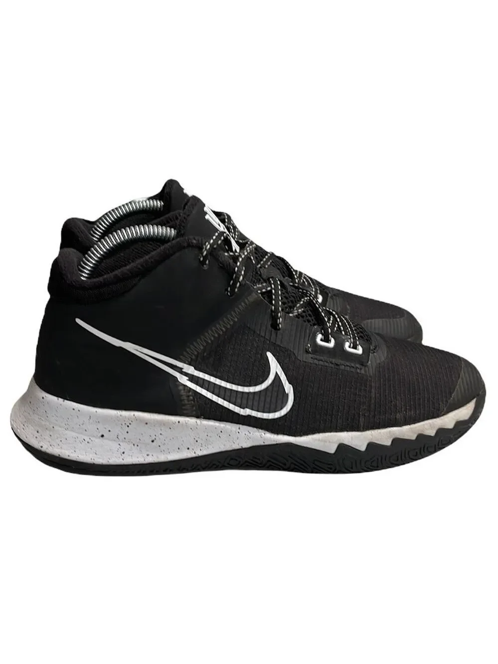 NIKE Youth Kyrie Fly Trap 4 GS Black/White SZ 7Y